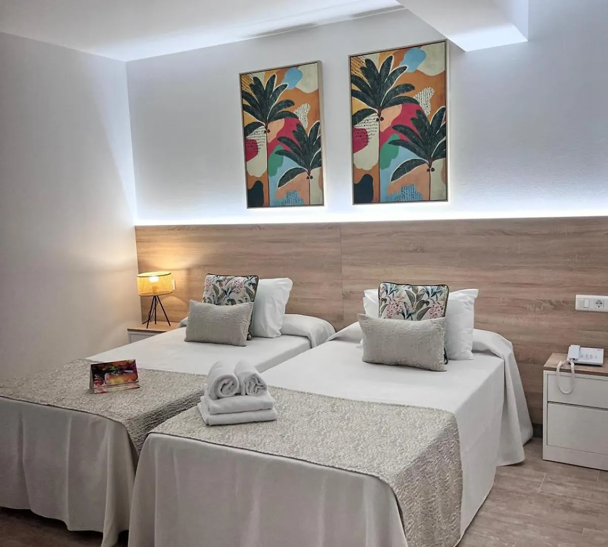 Hotel Romerito Málaga 2*,